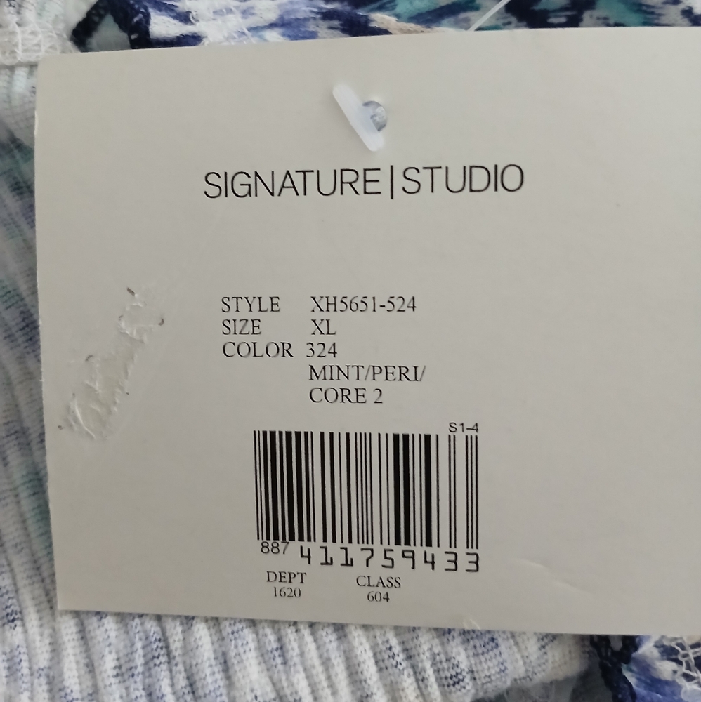 Signature Studio Womens Chevron Print Top Size XL/XG Color Purple/Blue/White - Picture 8 of 10